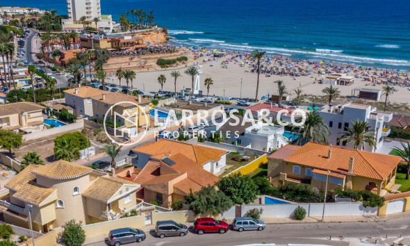 Villa - Herverkoop - Orihuela costa - La Zenia
