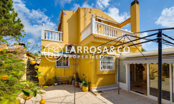 Villa - Herverkoop - Torrevieja - Aguas Nuevas