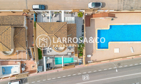 Villa - Herverkoop - Torrevieja - ASV-28737