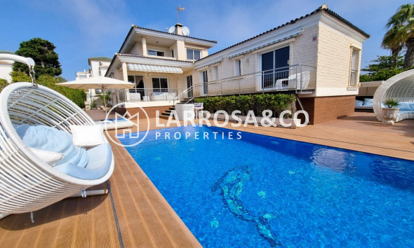 Villa - Herverkoop - Torrevieja - La Mata