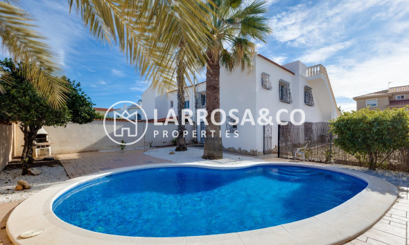 Villa - Herverkoop - Torrevieja - La Siesta - El Salado - Torreta