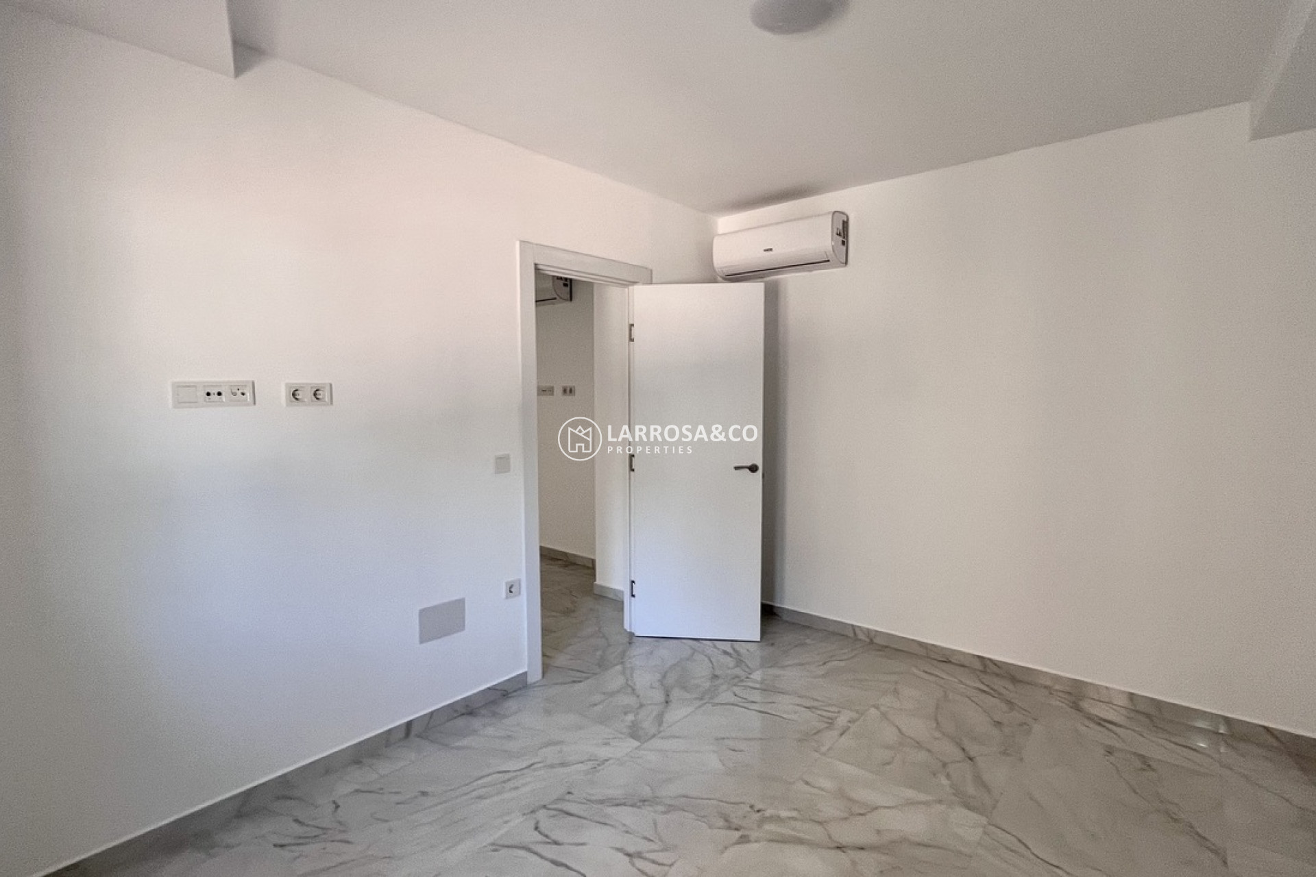 Вторичный рынок - Бунгало - Торревьеха - torrevieja