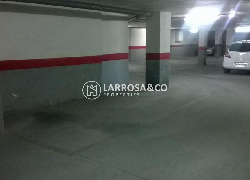 Вторичный рынок - Гараж - Торревьеха - Estacion de autobuses