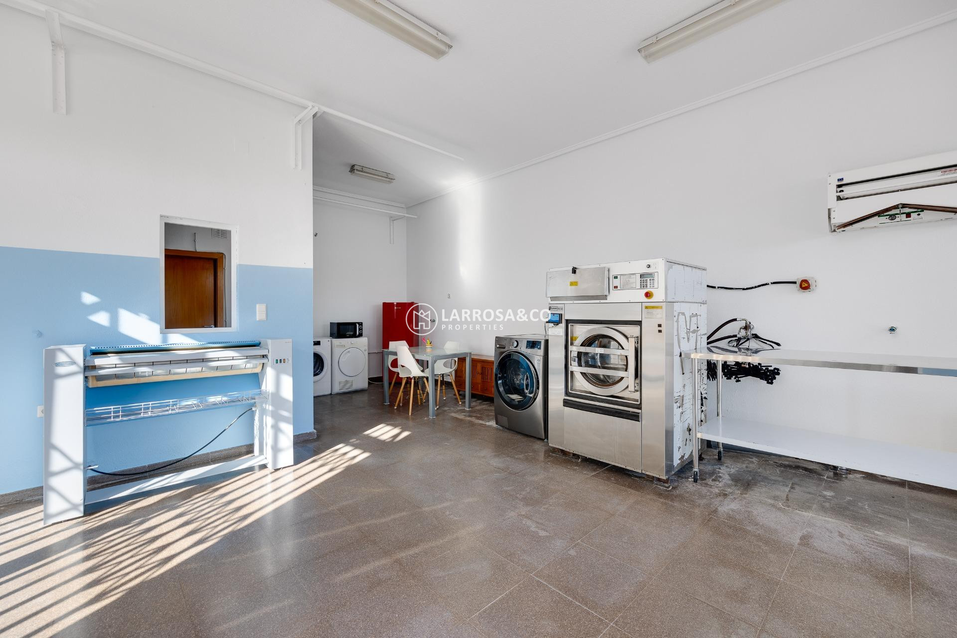 Вторичный рынок - Коммерческая площадь - Сьюдад Кесада - DOÑA PEPA