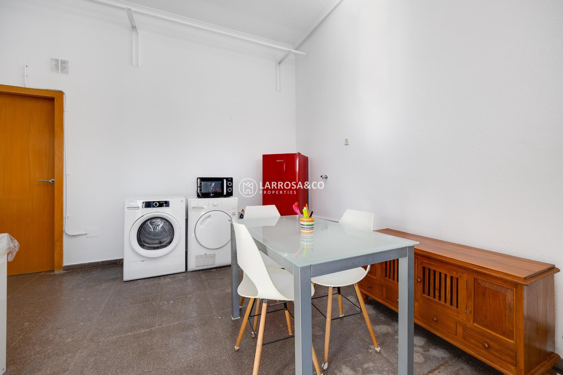 Вторичный рынок - Коммерческая площадь - Сьюдад Кесада - DOÑA PEPA