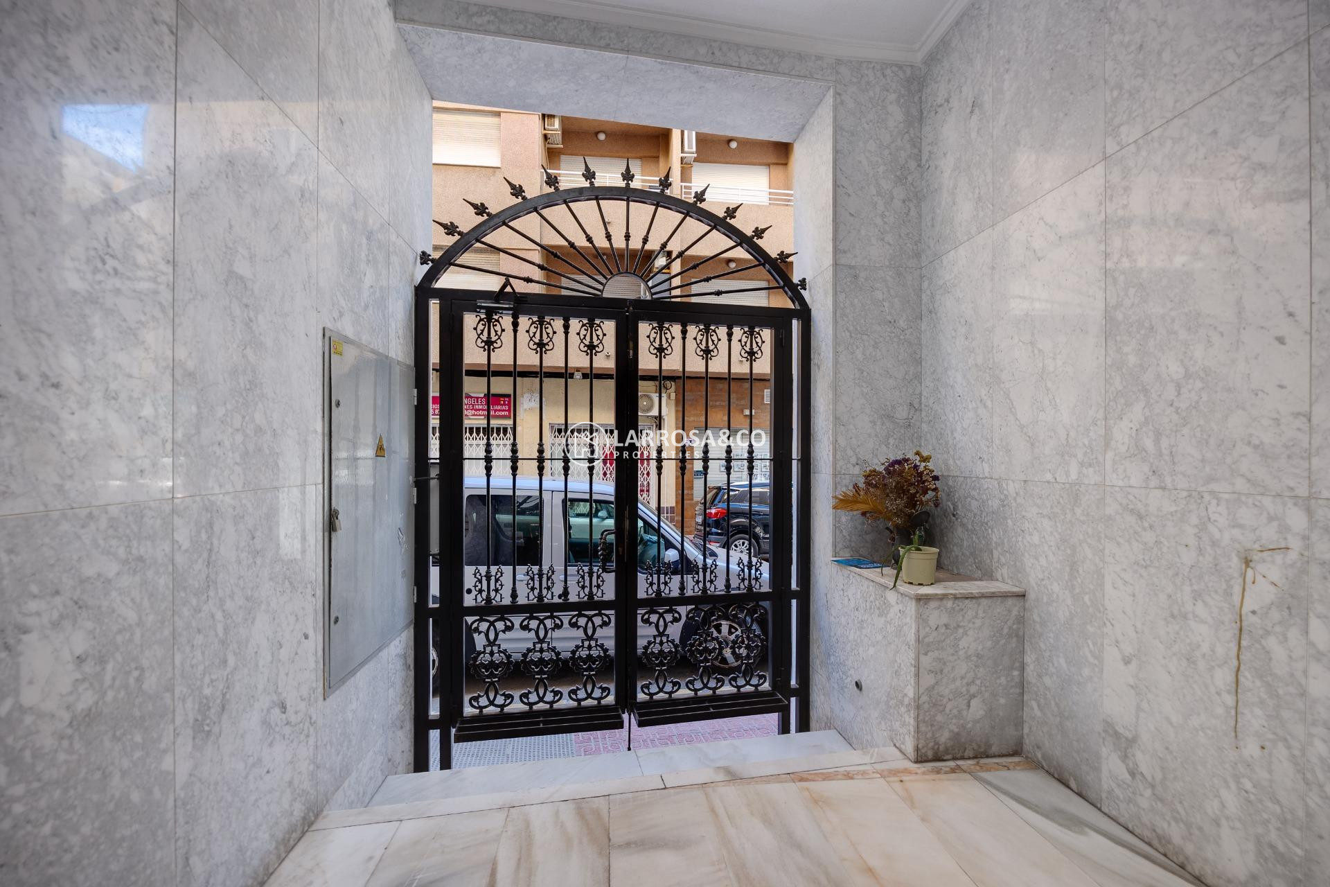 Вторичный рынок - Квартира - Торревьеха - Las Piscinas Naturales