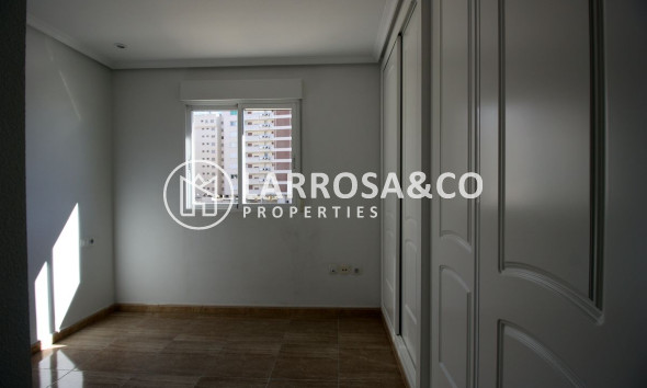 Resale - Apartment - Guardamar del Segura - El Puerto