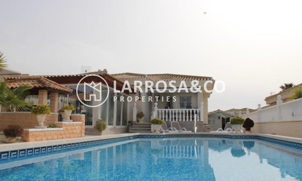 Resale - Detached House/Villa - La Marina - La Marina / El Pinet