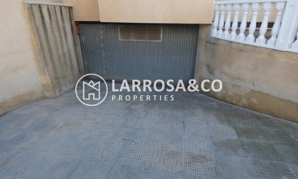 Resale - Commercial space - Torrevieja