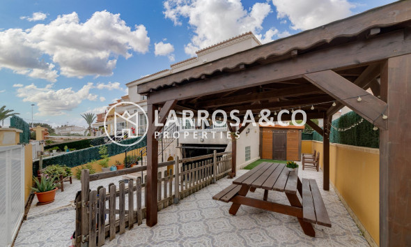 Resale - Detached House/Villa - Torrevieja - La siesta