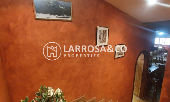 Resale - Commercial space - Torrevieja - Paseo maritimo