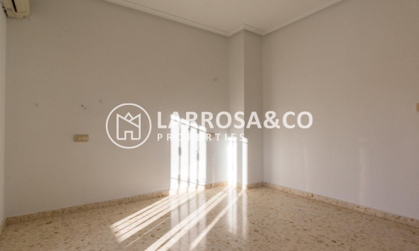 Resale - Detached House/Villa - San Isidro - CENTRO