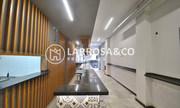 A Vendre - Commercial space - Torrevieja - Centro