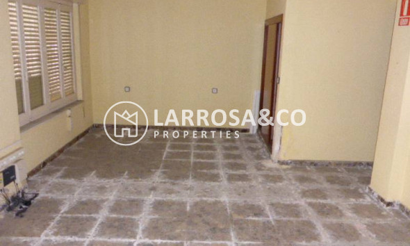 Resale - Ground floor apartment - Torrevieja - Centro