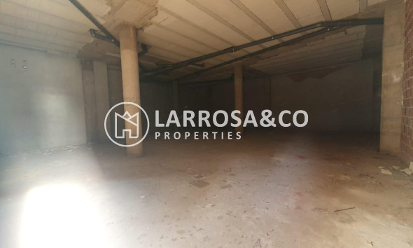 Resale - Commercial space - Torrevieja - Acequion