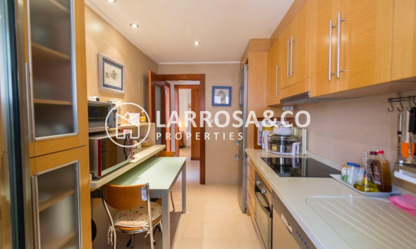 Herverkoop - Apartment - Torrevieja - Paseo maritimo