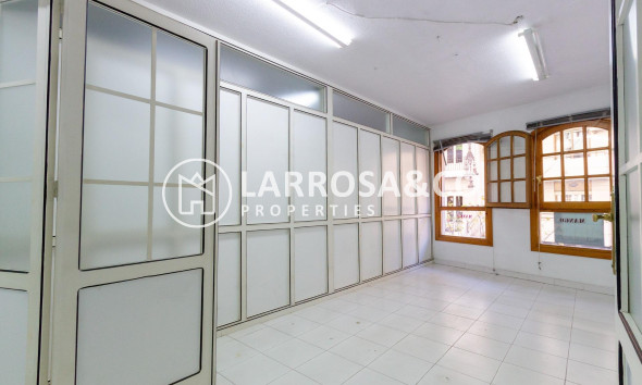 Herverkoop - Commercial space - Orihuela - Zona Centro