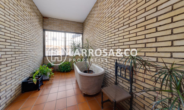 Resale - Apartment - Torrevieja - Puerto