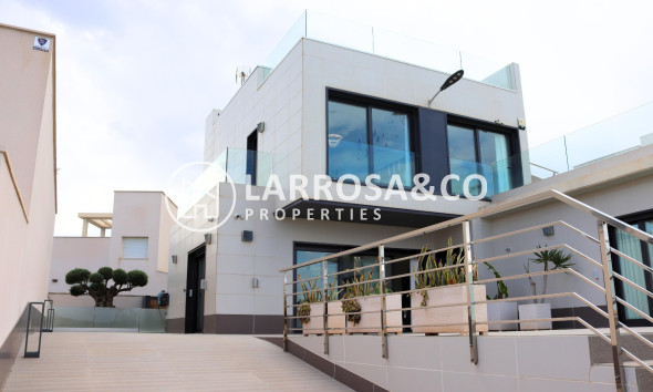 Resale - Detached House/Villa - San Miguel de Salinas - Urbanizaciones