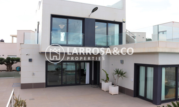 Resale - Detached House/Villa - San Miguel de Salinas - Urbanizaciones