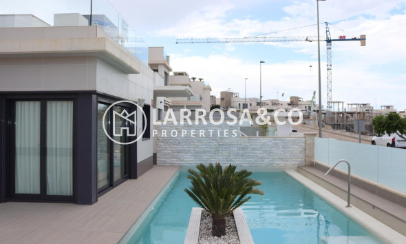 Resale - Detached House/Villa - San Miguel de Salinas - Urbanizaciones