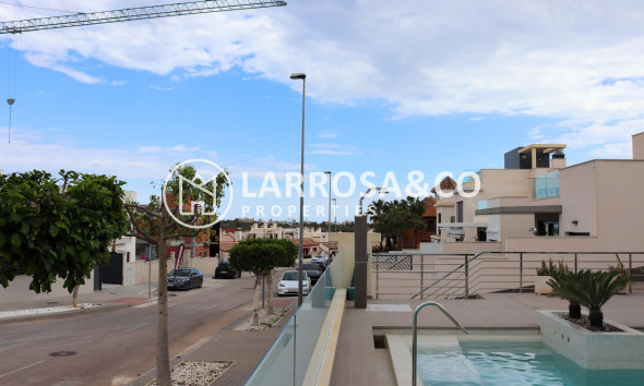 Resale - Detached House/Villa - San Miguel de Salinas - Urbanizaciones