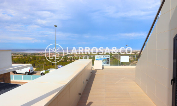 Resale - Detached House/Villa - San Miguel de Salinas - Urbanizaciones