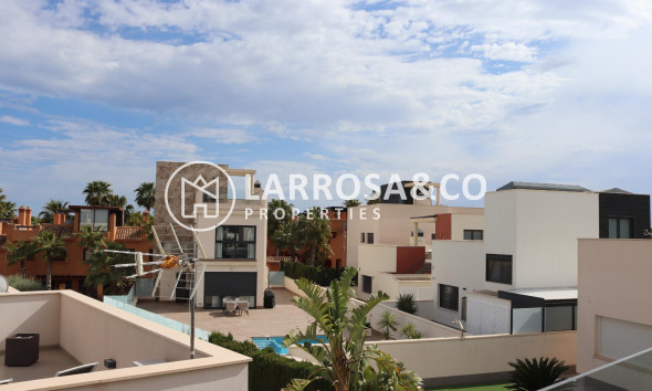 Resale - Detached House/Villa - San Miguel de Salinas - Urbanizaciones