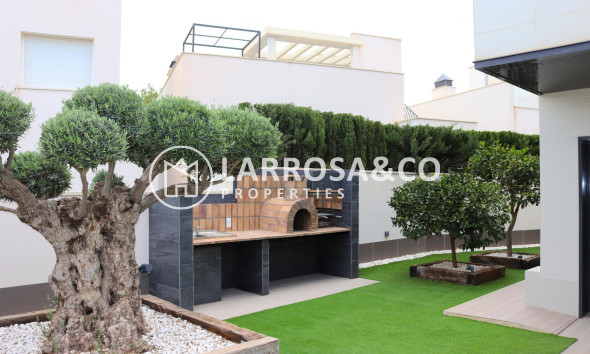 Resale - Detached House/Villa - San Miguel de Salinas - Urbanizaciones