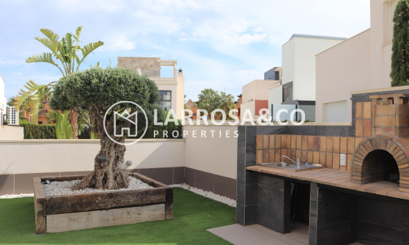 Resale - Detached House/Villa - San Miguel de Salinas - Urbanizaciones