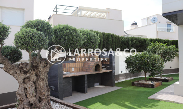 Resale - Detached House/Villa - San Miguel de Salinas - Urbanizaciones