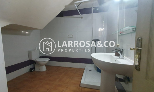 Resale - Commercial space - Torrevieja - Los Balcones