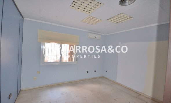 Resale - Apartment - Torrevieja - Centro