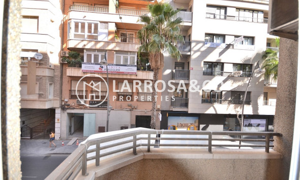 Resale - Apartment - Torrevieja - Centro