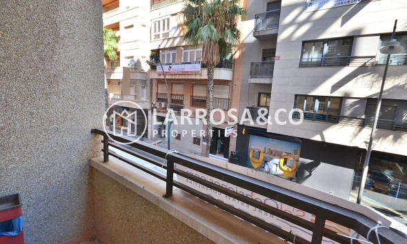 Resale - Apartment - Torrevieja - Centro