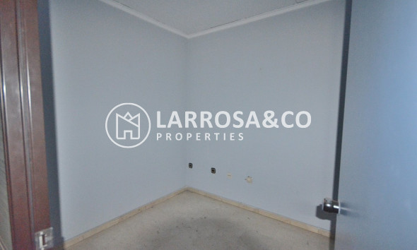 Resale - Apartment - Torrevieja - Centro