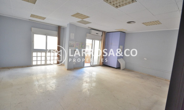 Resale - Apartment - Torrevieja - Centro