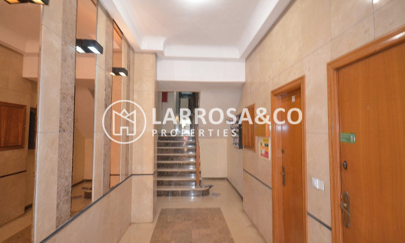 Resale - Apartment - Torrevieja - Centro