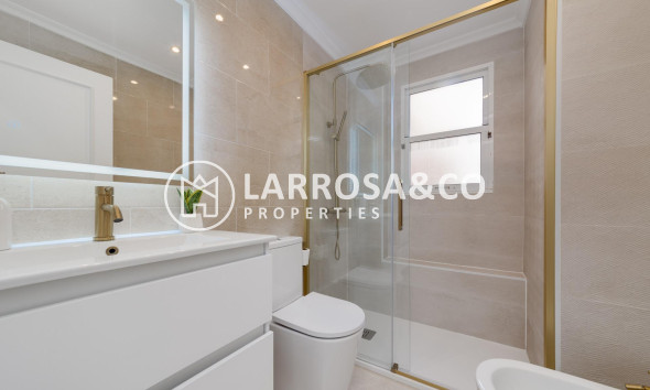 Resale - Apartment - Torrevieja - Centro