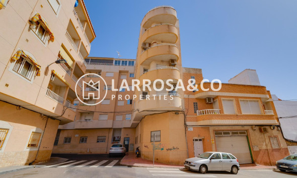 Resale - Apartment - Torrevieja - Centro