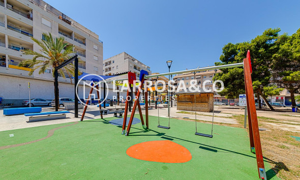 Resale - Apartment - Torrevieja - Centro