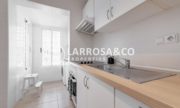 Resale - Semi-detached house - Torrevieja - Calas blanca