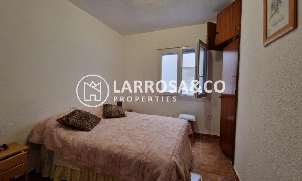 Resale - Apartment - Torrevieja - Acequion