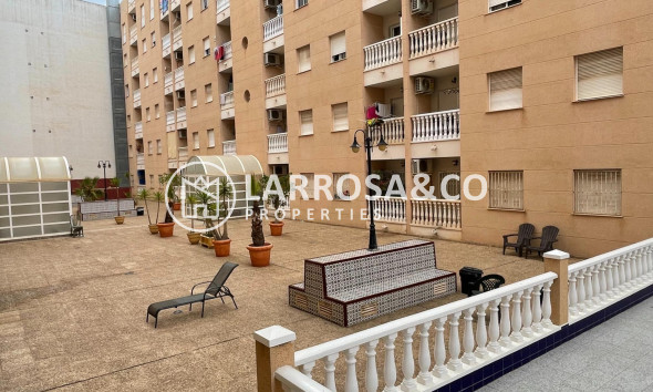 Resale - Apartment - Torrevieja - Estacion de autobuses