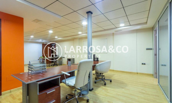 Location - Commercial space - Orihuela - Los Andenes