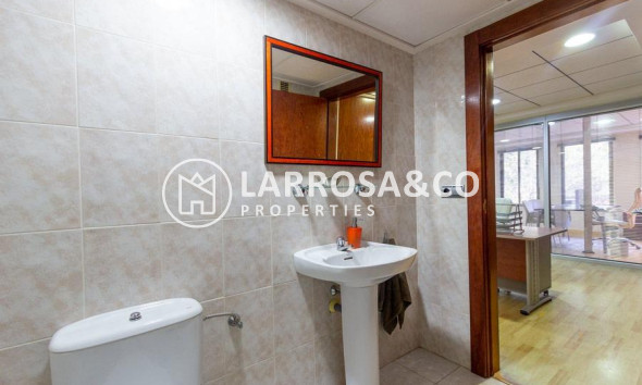 Location - Commercial space - Orihuela - Los Andenes