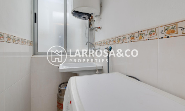 Resale - Apartment - Torrevieja - Playa del cura