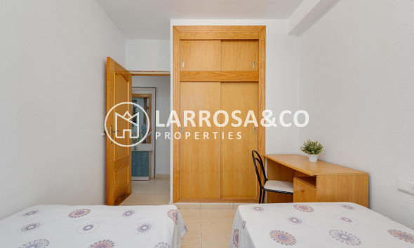 Resale - Apartment - Torrevieja - Playa del cura