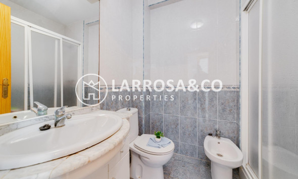 Resale - Apartment - Torrevieja - Playa del cura