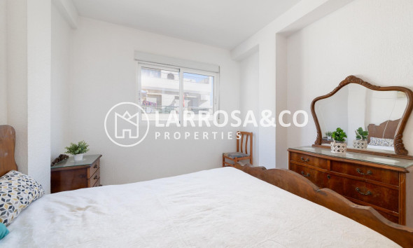 Resale - Apartment - Torrevieja - Playa del cura